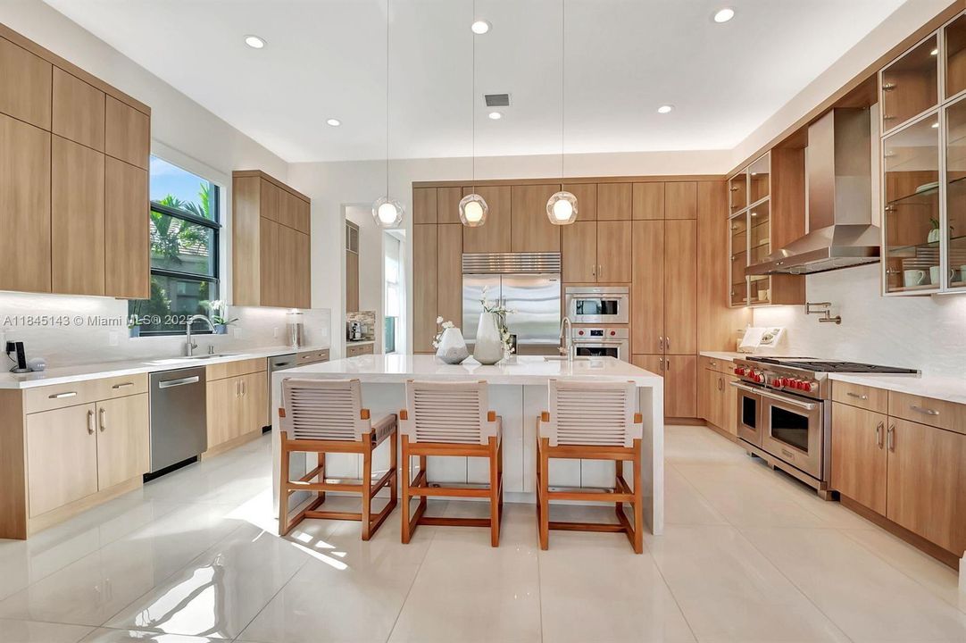 Recently Rented: $50,000 (6 beds, 6 baths, 8083 Square Feet)