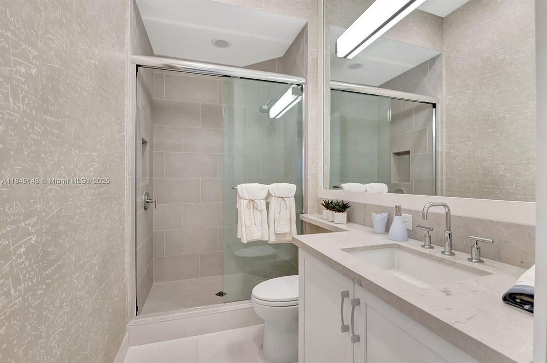 Recently Rented: $50,000 (6 beds, 6 baths, 8083 Square Feet)