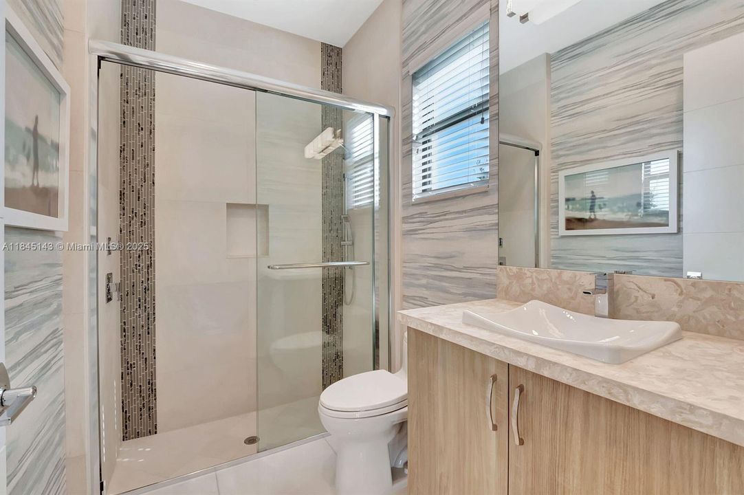 Recently Rented: $50,000 (6 beds, 6 baths, 8083 Square Feet)