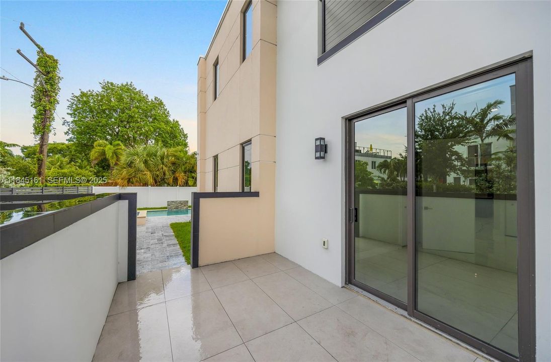 待售: $2,849,000 (5 贝兹, 4 浴室, 3184 平方英尺)