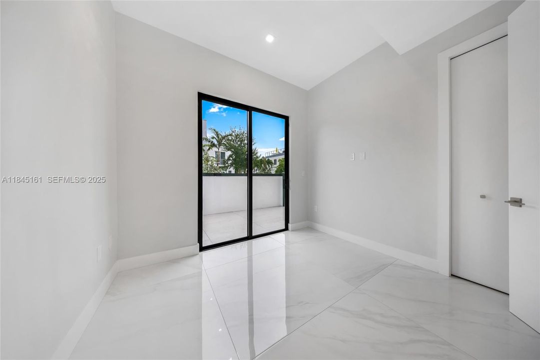 待售: $2,849,000 (5 贝兹, 4 浴室, 3184 平方英尺)