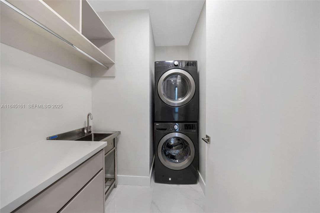 待售: $2,849,000 (5 贝兹, 4 浴室, 3184 平方英尺)