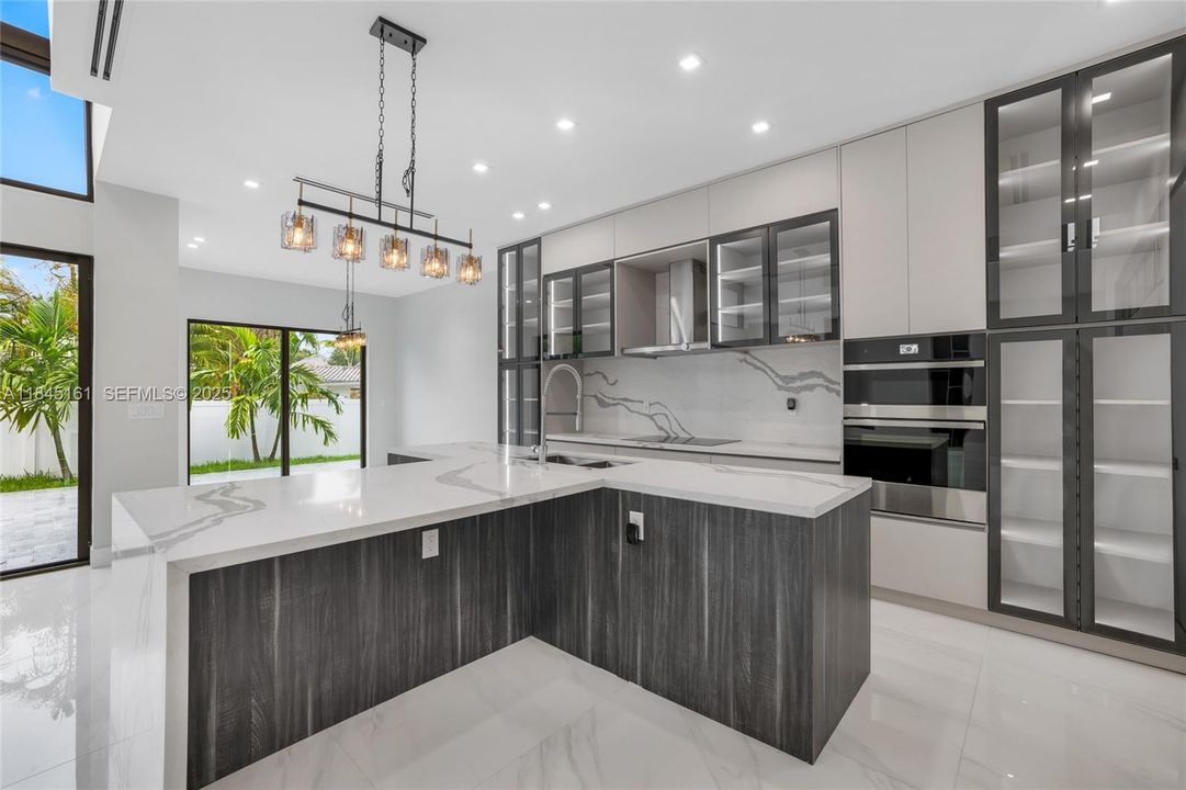 待售: $2,849,000 (5 贝兹, 4 浴室, 3184 平方英尺)