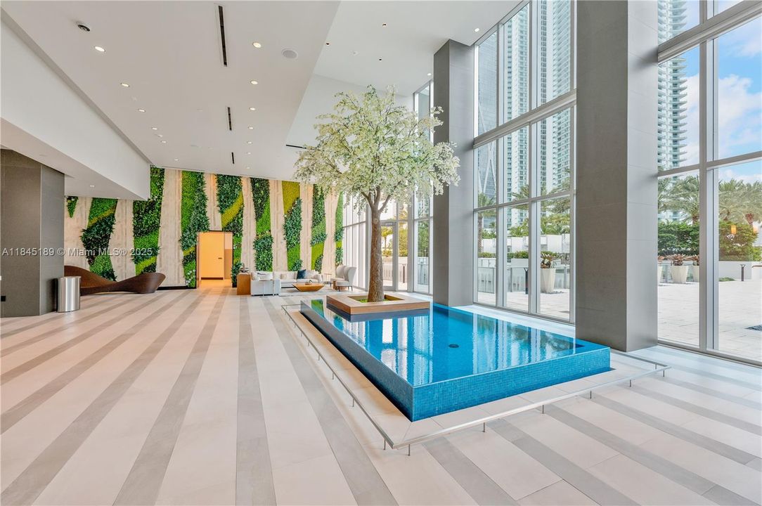 For Sale: $699,000 (1 beds, 2 baths, 1185 Square Feet)