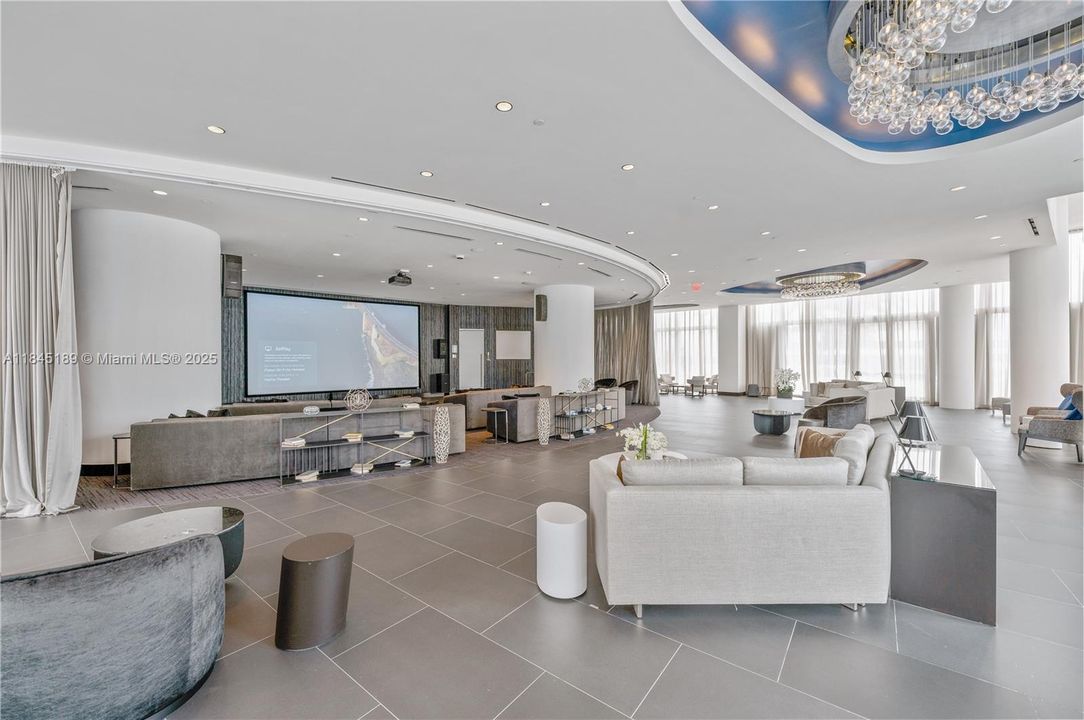 For Sale: $699,000 (1 beds, 2 baths, 1185 Square Feet)