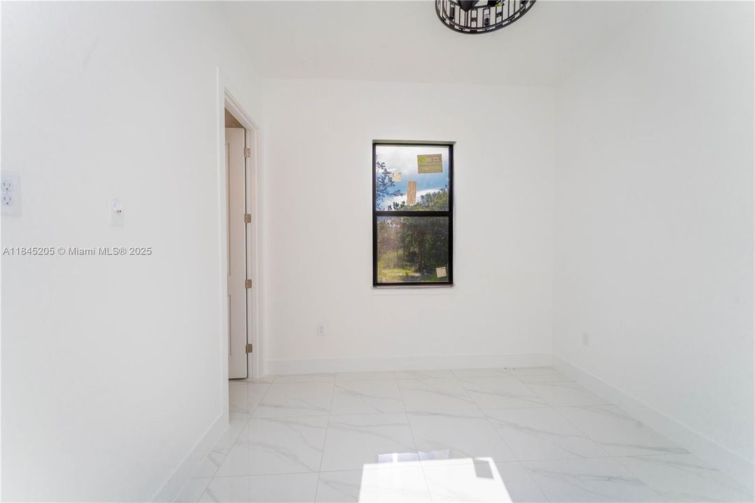 Под контрактом: $299,000 (3 спален, 3 ванн, 0 Квадратных фут)