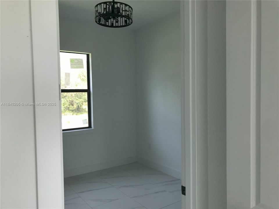 Под контрактом: $299,000 (3 спален, 3 ванн, 0 Квадратных фут)