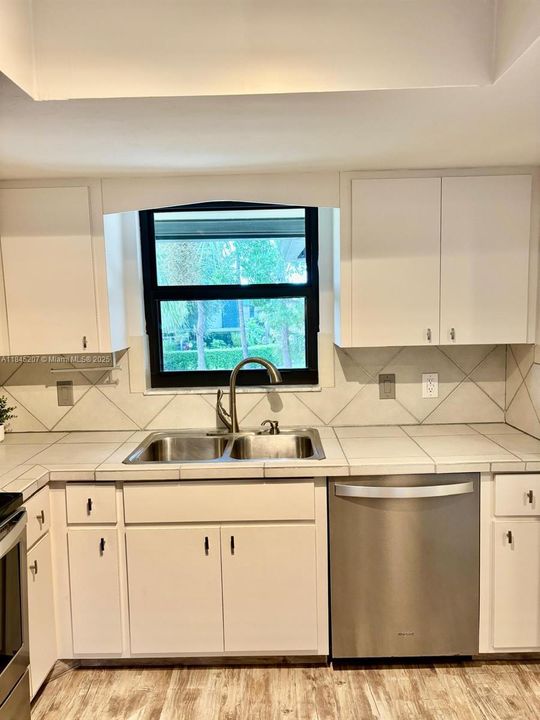 Недавно арендовано: $1,700 (2 спален, 2 ванн, 1118 Квадратных фут)