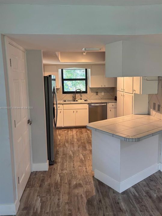 Недавно арендовано: $1,700 (2 спален, 2 ванн, 1118 Квадратных фут)