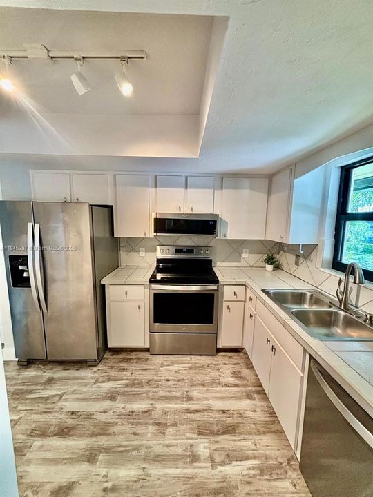 Недавно арендовано: $1,700 (2 спален, 2 ванн, 1118 Квадратных фут)