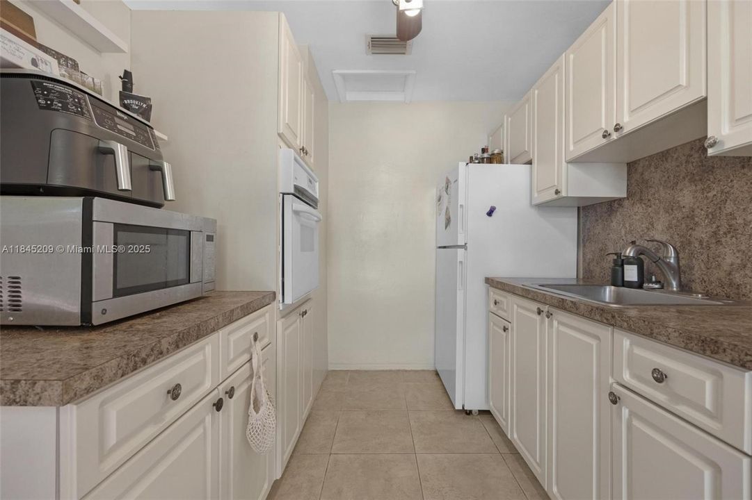 For Sale: $725,000 (0 beds, 0 baths, 1828 Square Feet)