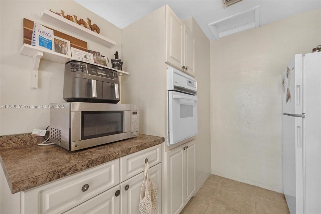 For Sale: $725,000 (0 beds, 0 baths, 1828 Square Feet)