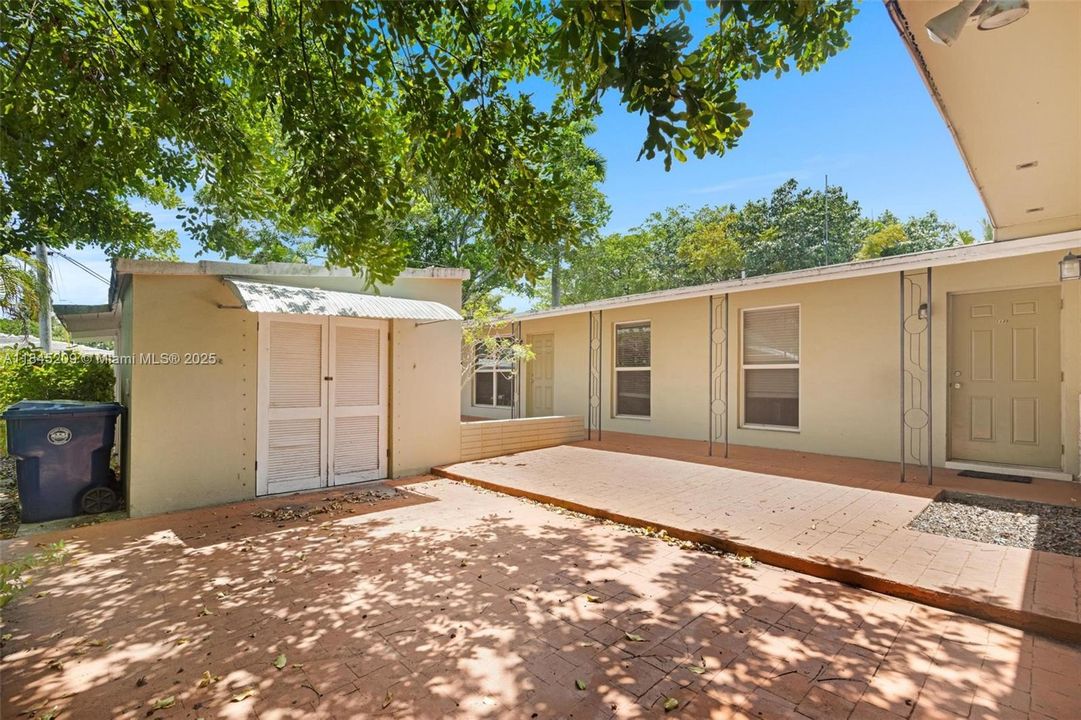 For Sale: $725,000 (0 beds, 0 baths, 1828 Square Feet)