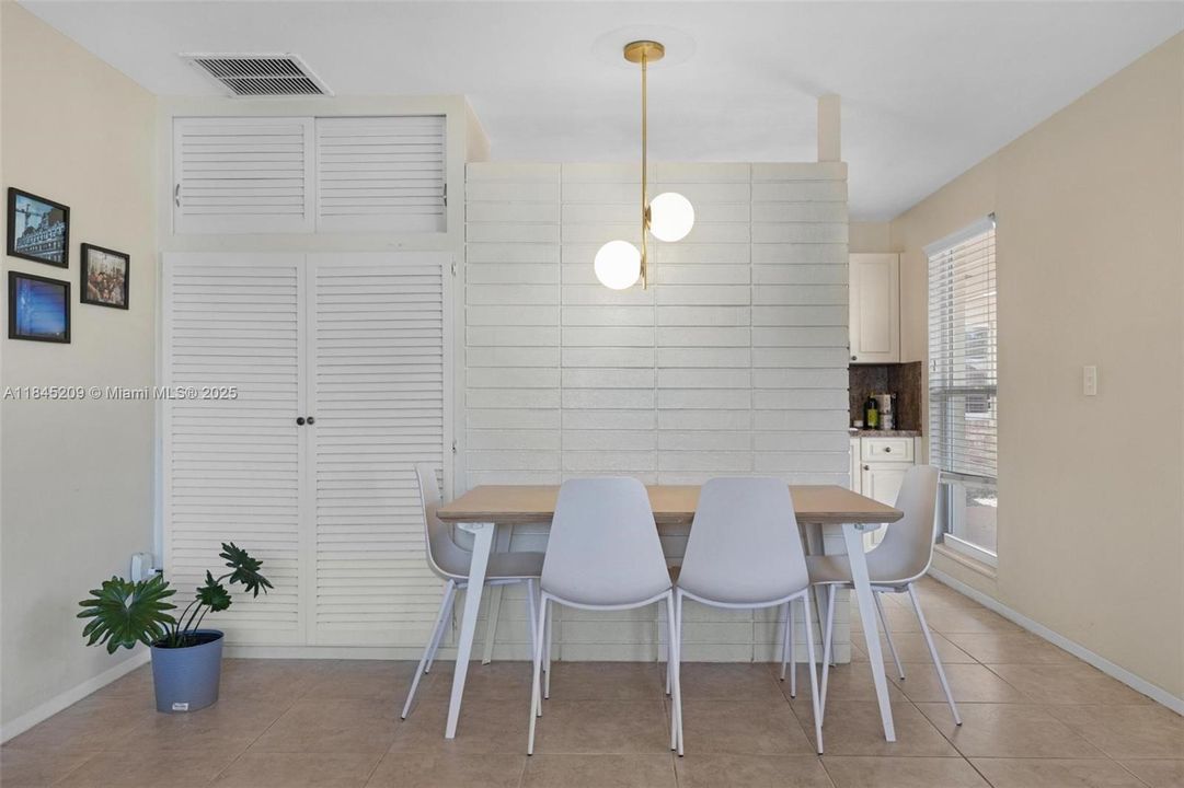 For Sale: $725,000 (0 beds, 0 baths, 1828 Square Feet)