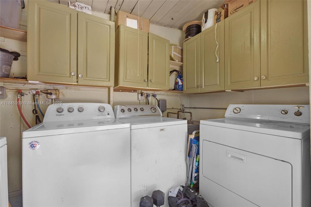 For Sale: $725,000 (0 beds, 0 baths, 1828 Square Feet)