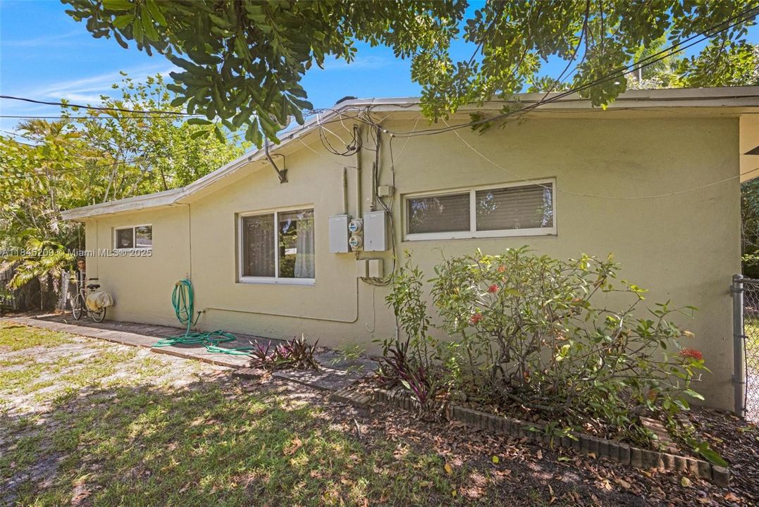 For Sale: $725,000 (0 beds, 0 baths, 1828 Square Feet)