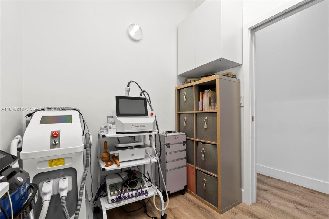 待售: $175,000 (0 贝兹, 0 浴室, 0 平方英尺)