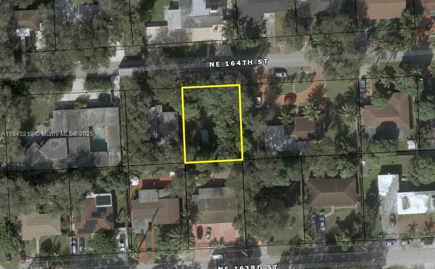Vendido Recientemente: $275,000 (0.18 acres)