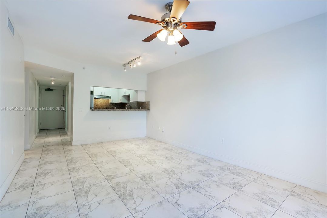 Recently Sold: $285,000 (2 beds, 2 baths, 795 Square Feet)