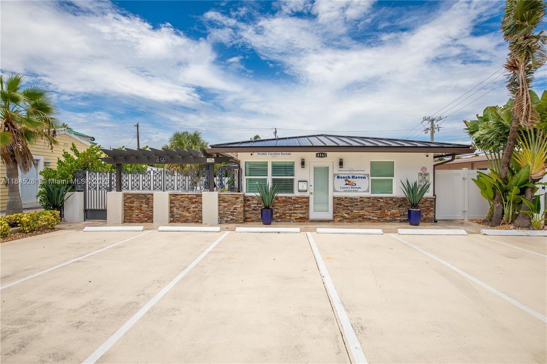 Recientemente alquilado: $2,250 (1 camas, 1 baños, 1960 Pies cuadrados)