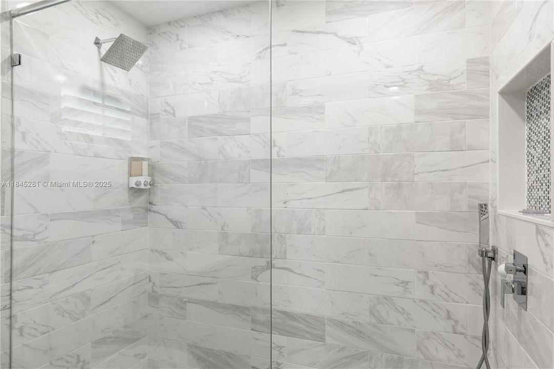 Recientemente alquilado: $2,250 (1 camas, 1 baños, 1960 Pies cuadrados)