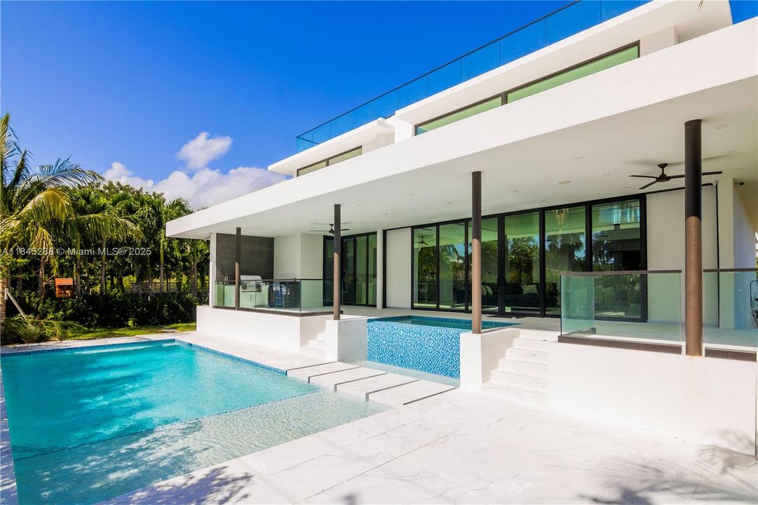 В аренду: $60,000 (7 спален, 9 ванн, 0 Квадратных фут)