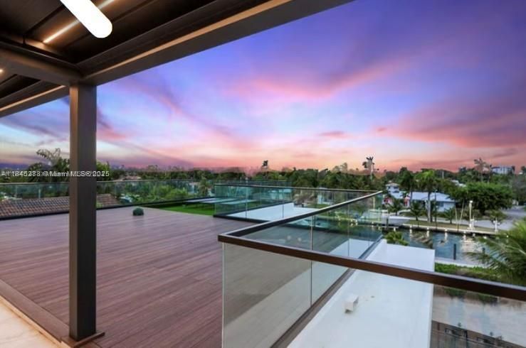 В аренду: $60,000 (7 спален, 9 ванн, 0 Квадратных фут)