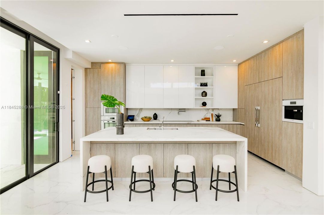 В аренду: $60,000 (7 спален, 9 ванн, 0 Квадратных фут)