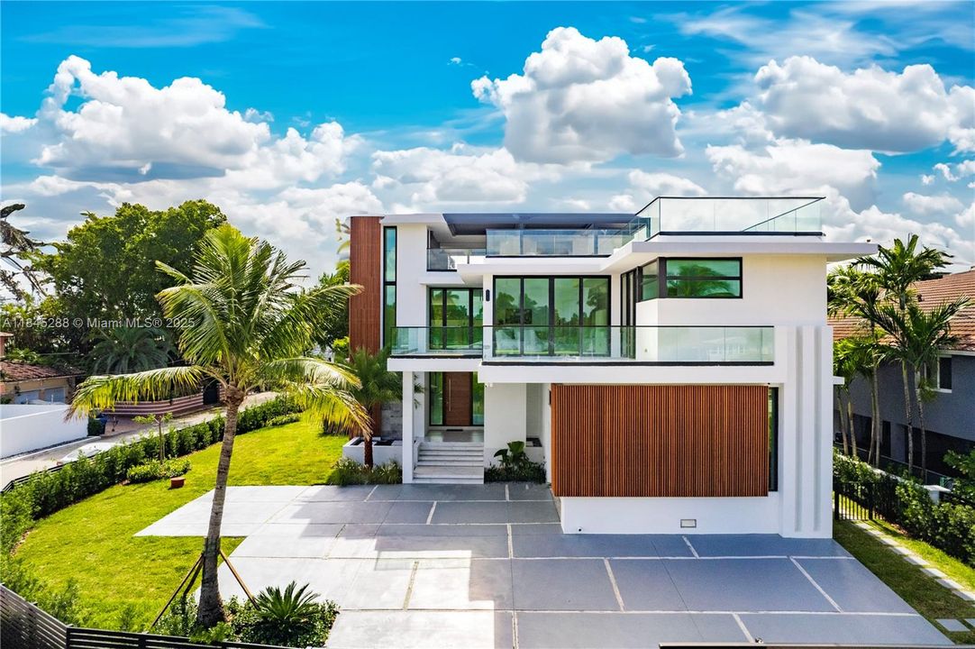 В аренду: $60,000 (7 спален, 9 ванн, 0 Квадратных фут)