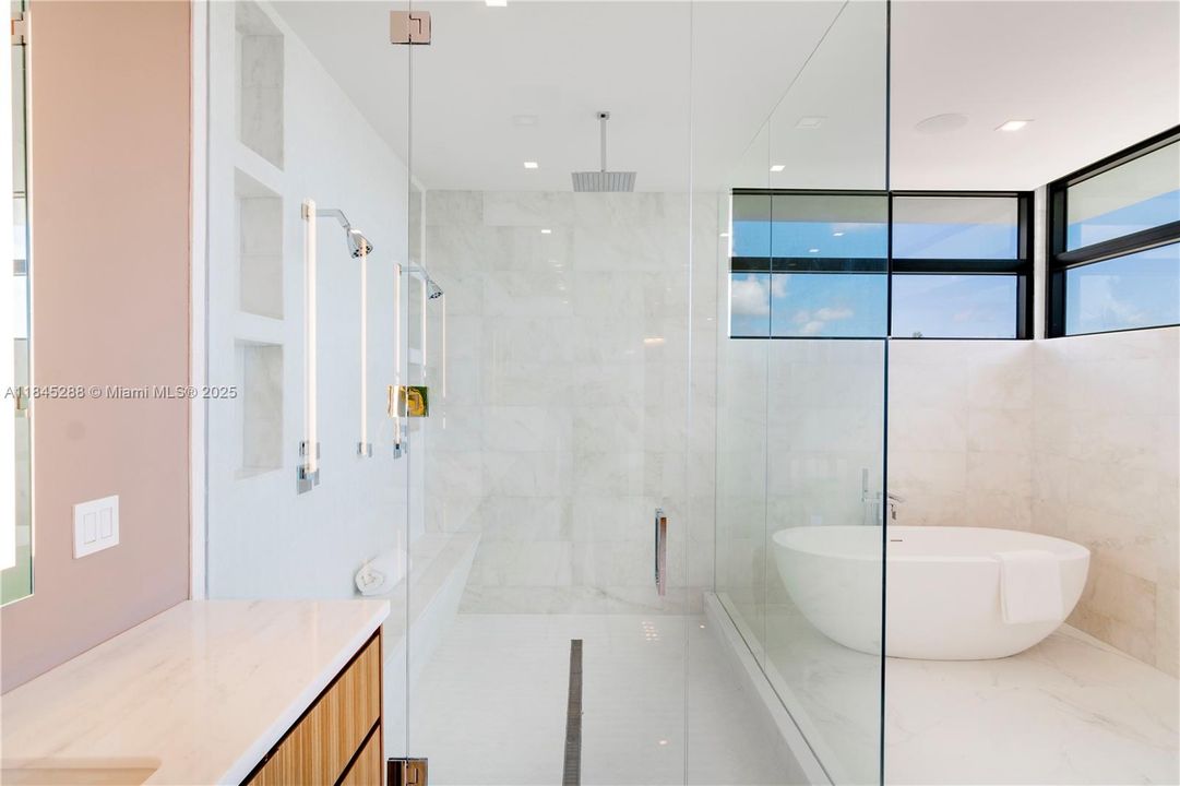 В аренду: $60,000 (7 спален, 9 ванн, 0 Квадратных фут)