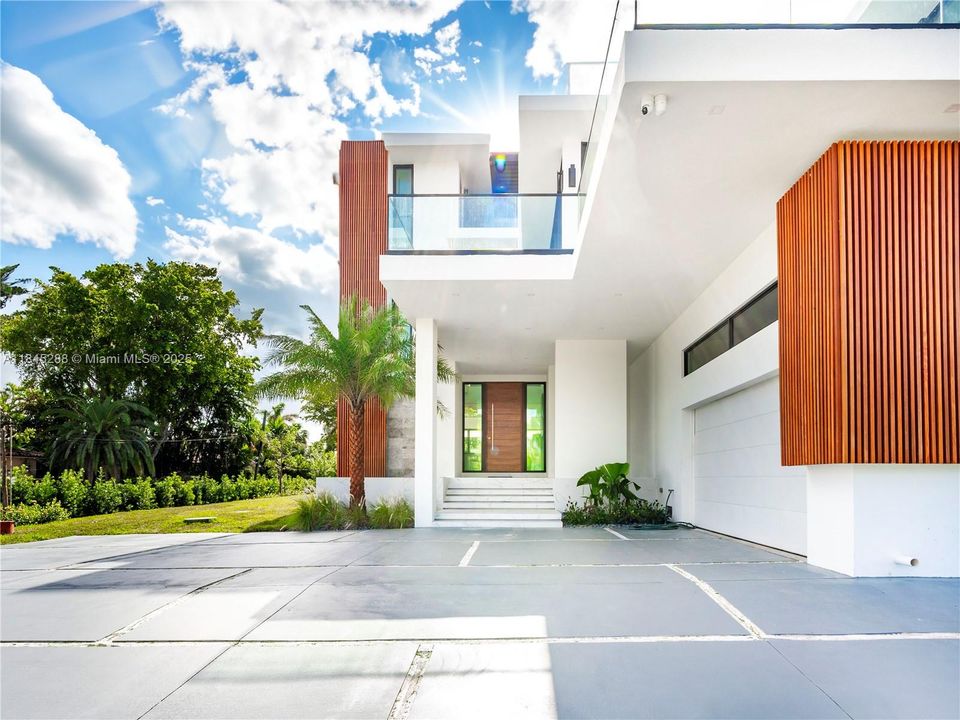 В аренду: $60,000 (7 спален, 9 ванн, 0 Квадратных фут)