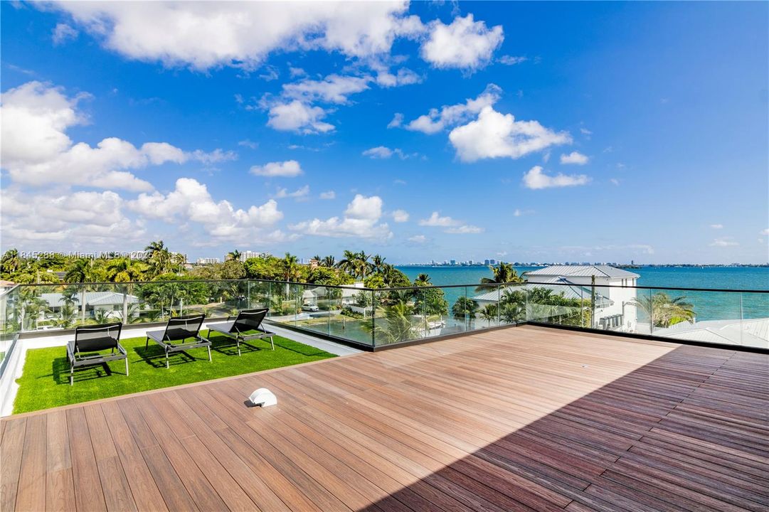 В аренду: $60,000 (7 спален, 9 ванн, 0 Квадратных фут)