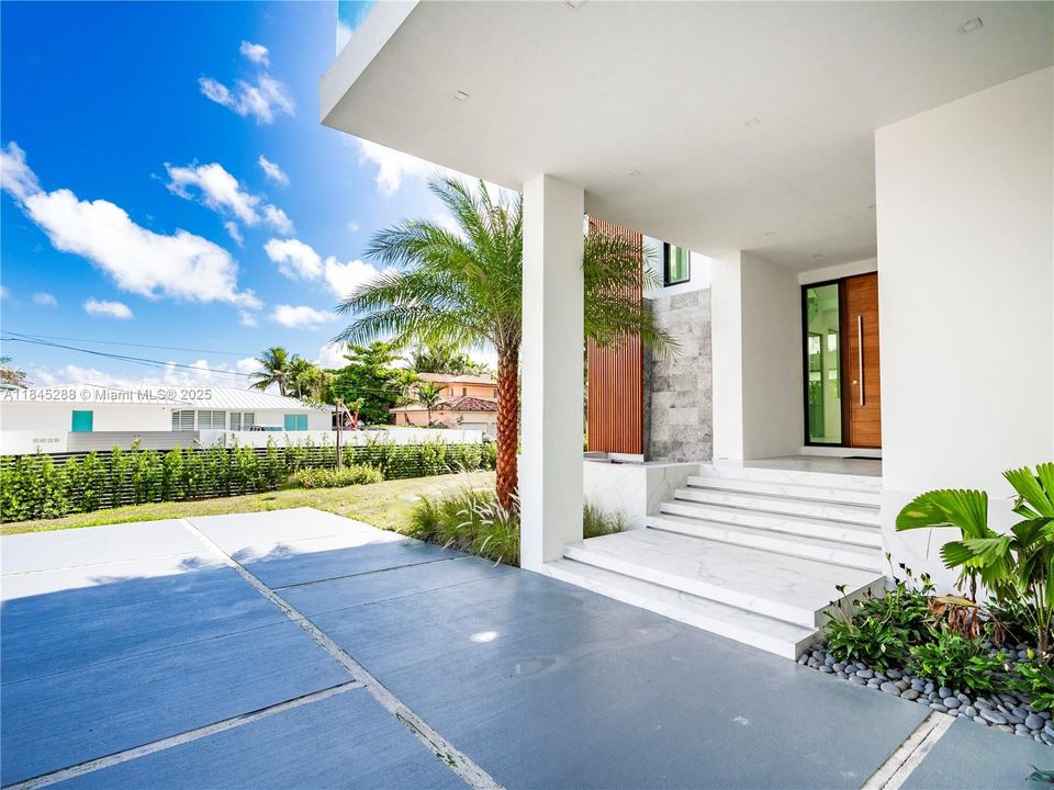 В аренду: $60,000 (7 спален, 9 ванн, 0 Квадратных фут)