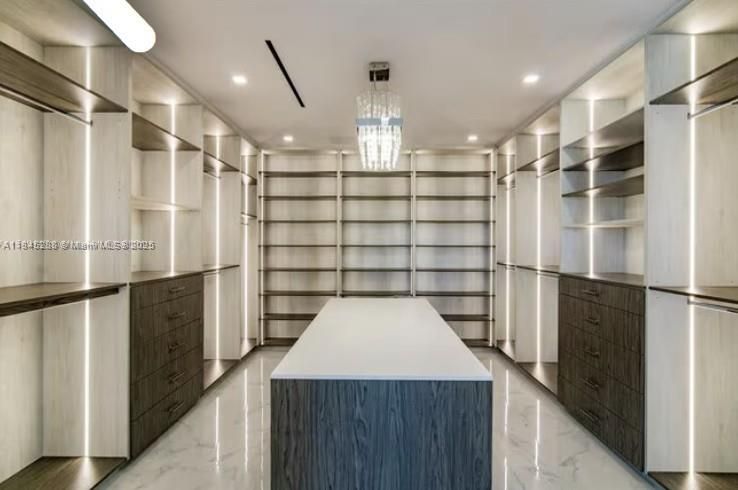 В аренду: $60,000 (7 спален, 9 ванн, 0 Квадратных фут)