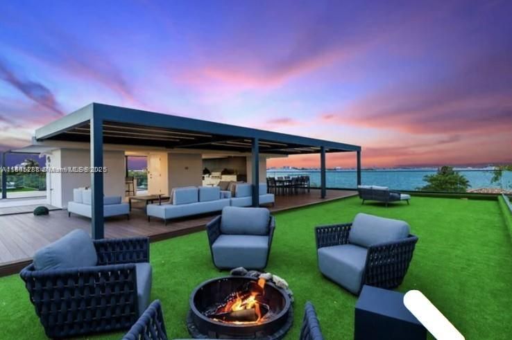 В аренду: $60,000 (7 спален, 9 ванн, 0 Квадратных фут)