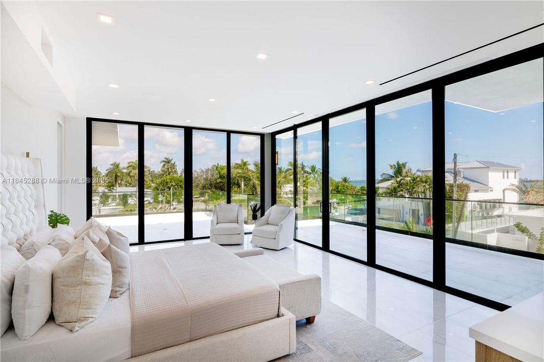 В аренду: $60,000 (7 спален, 9 ванн, 0 Квадратных фут)