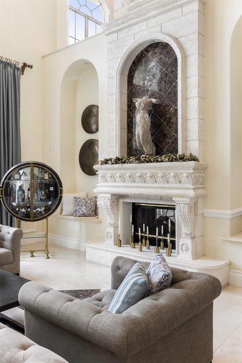 待售: $5,499,000 (1.18 acres)