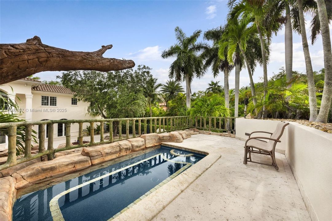 待售: $5,499,000 (1.18 acres)