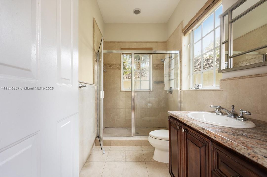 待售: $5,499,000 (1.18 acres)