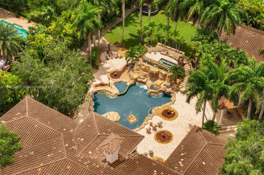 待售: $5,499,000 (1.18 acres)