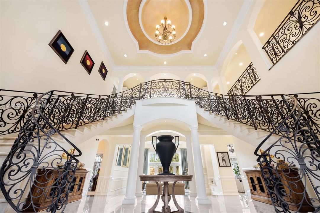 待售: $5,499,000 (1.18 acres)