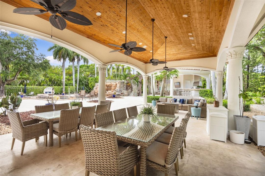 待售: $5,499,000 (1.18 acres)