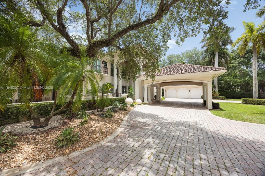 待售: $5,499,000 (1.18 acres)