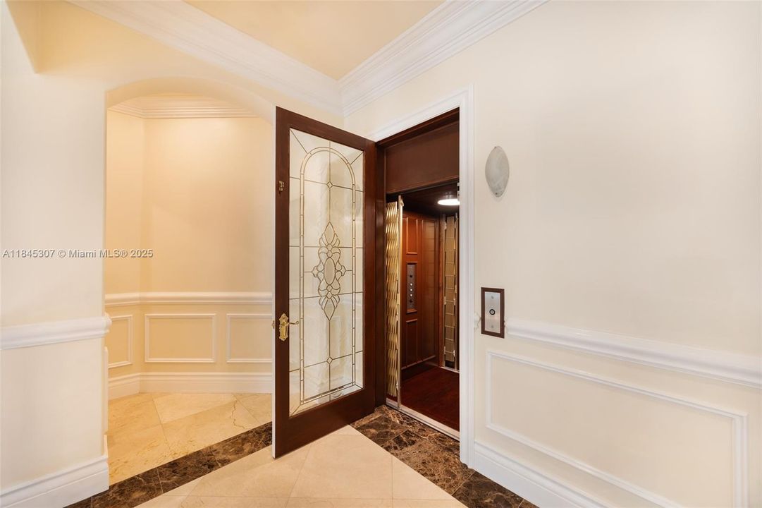 待售: $5,499,000 (1.18 acres)