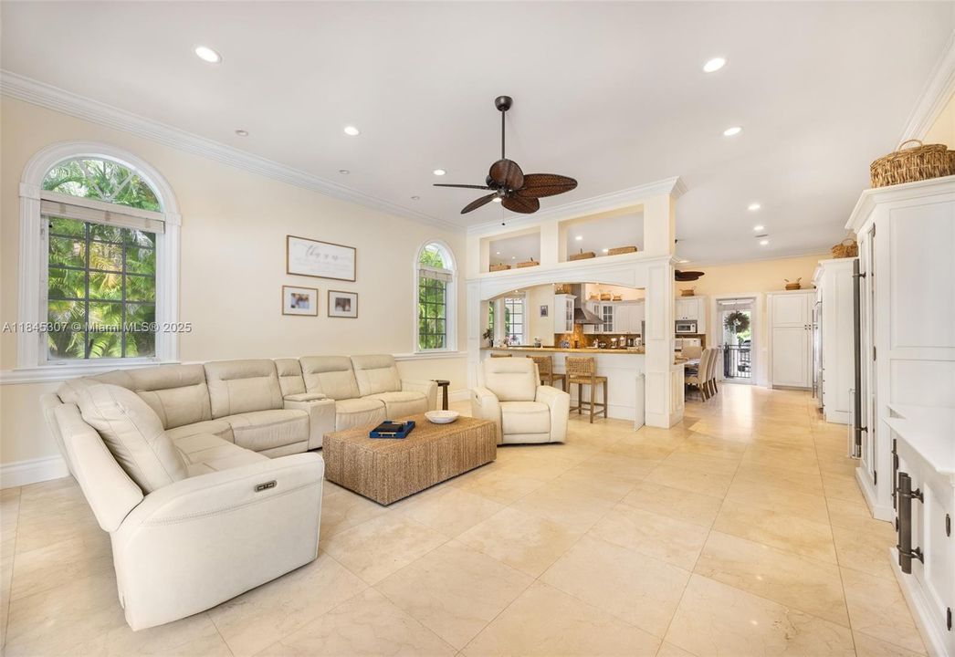 待售: $5,499,000 (1.18 acres)