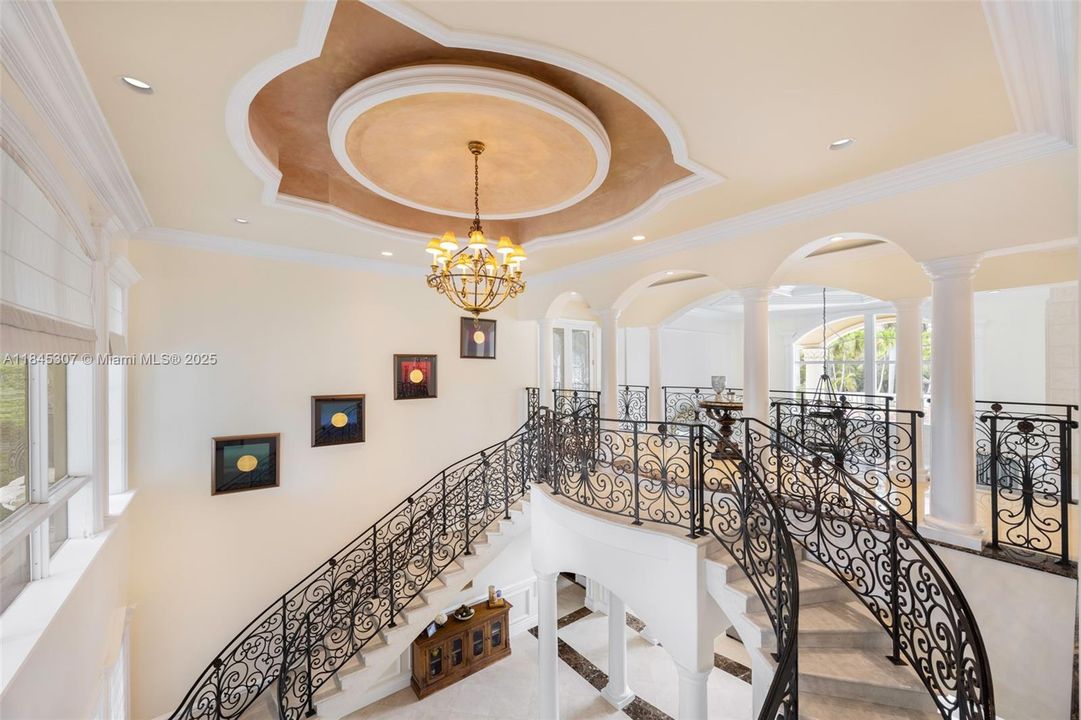 待售: $5,499,000 (1.18 acres)