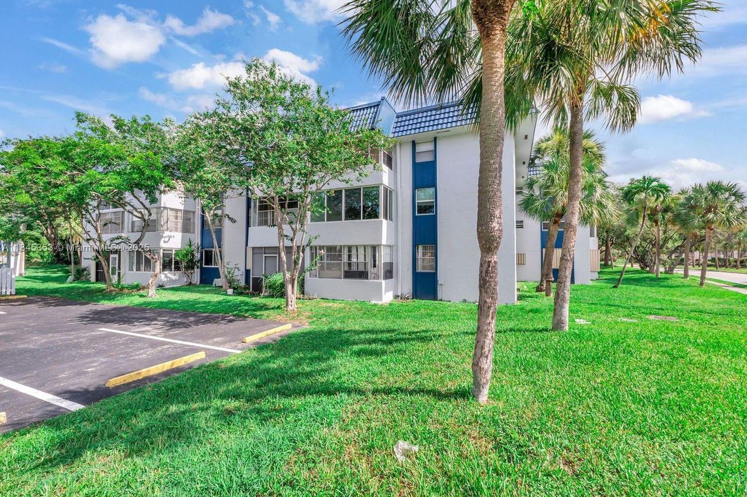 For Sale: $94,999 (1 beds, 1 baths, 720 Square Feet)