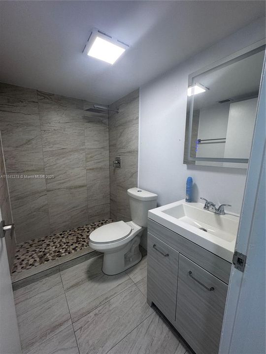 Activo con contrato: $2,500 (3 camas, 2 baños, 1293 Pies cuadrados)