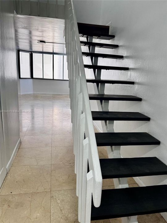 Activo con contrato: $2,500 (3 camas, 2 baños, 1293 Pies cuadrados)