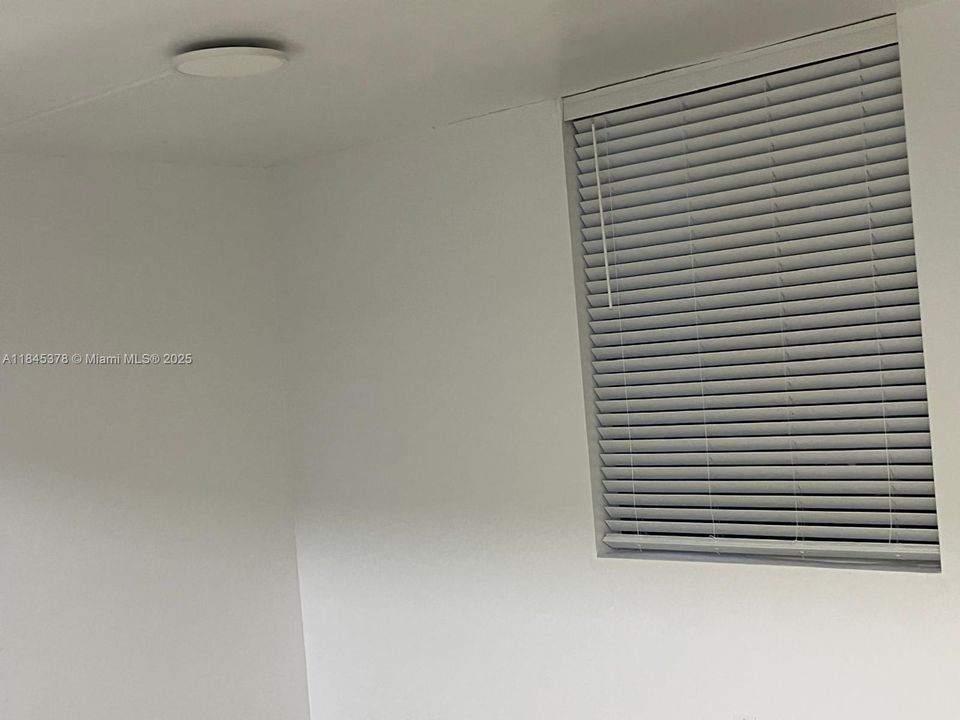 Activo con contrato: $2,500 (3 camas, 2 baños, 1293 Pies cuadrados)